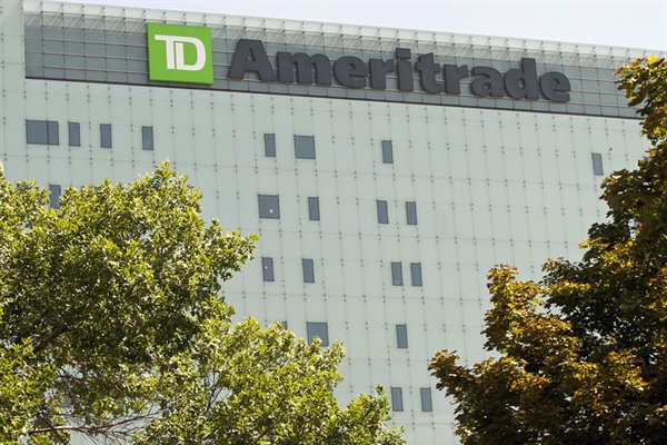  Trade Volumes Surge In August For E*Trade, TD Ameritrade, Charles Schwab 
